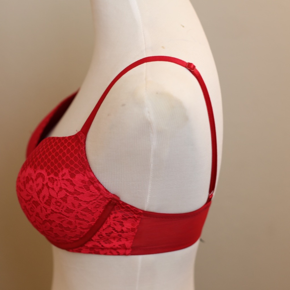 Victoria Secret Bra - Picture 4 of 8